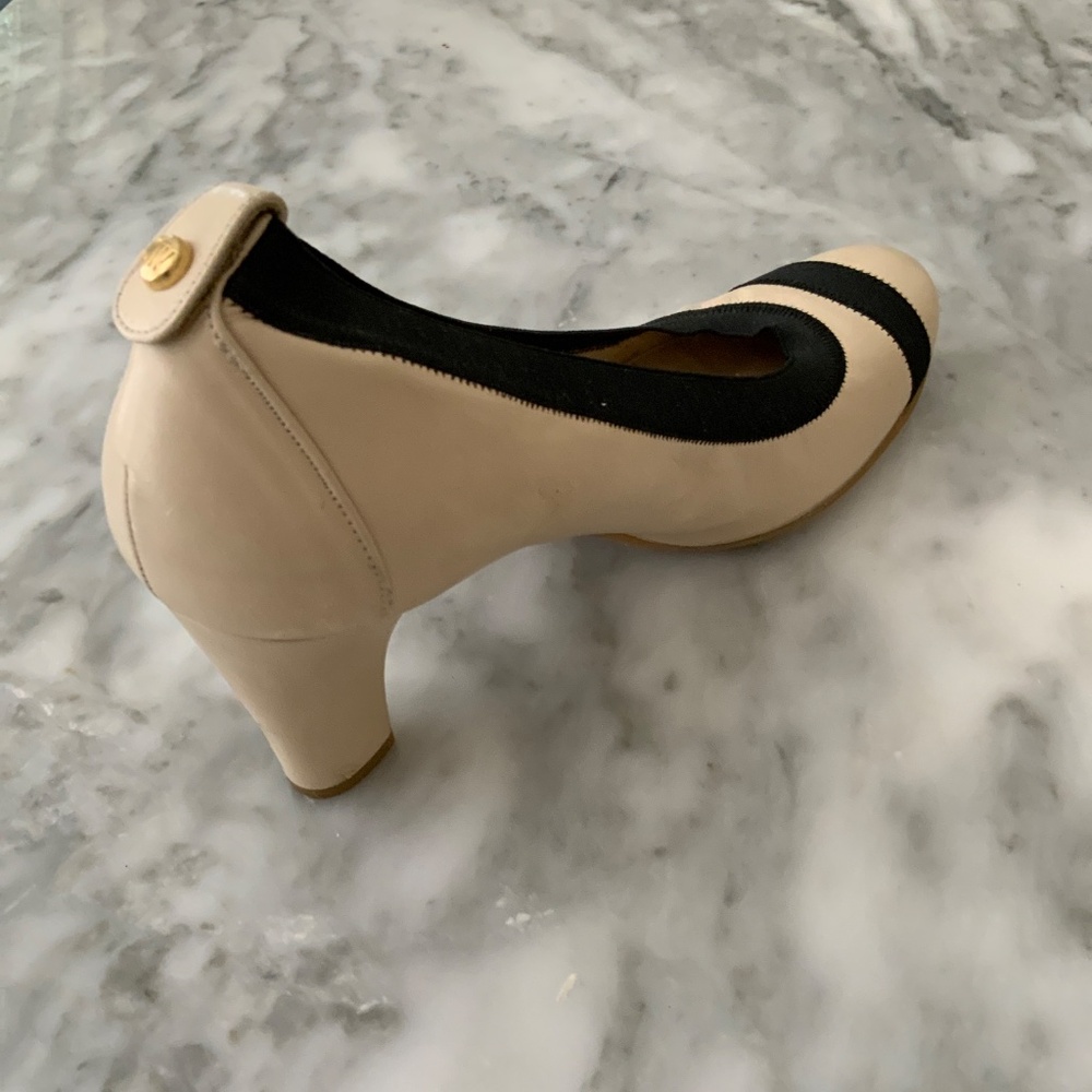 Stuart Weizman Beige With Black Trim 9 M - image 4